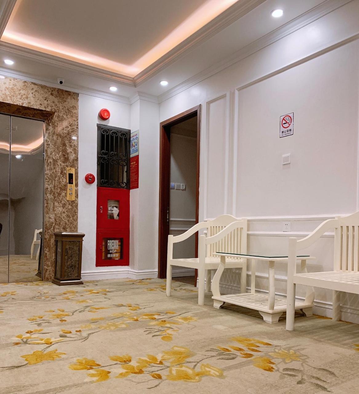 Hotel Ngoc Lan Ha Long Esterno foto