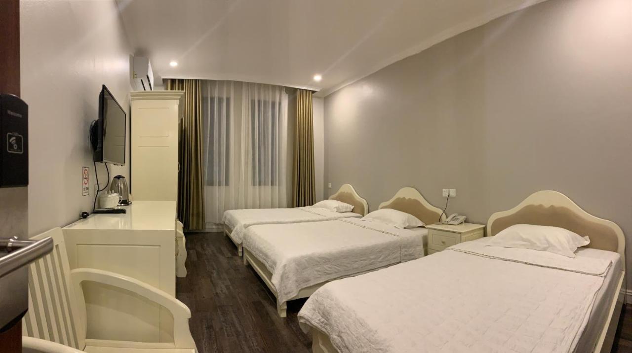 Hotel Ngoc Lan Ha Long Esterno foto