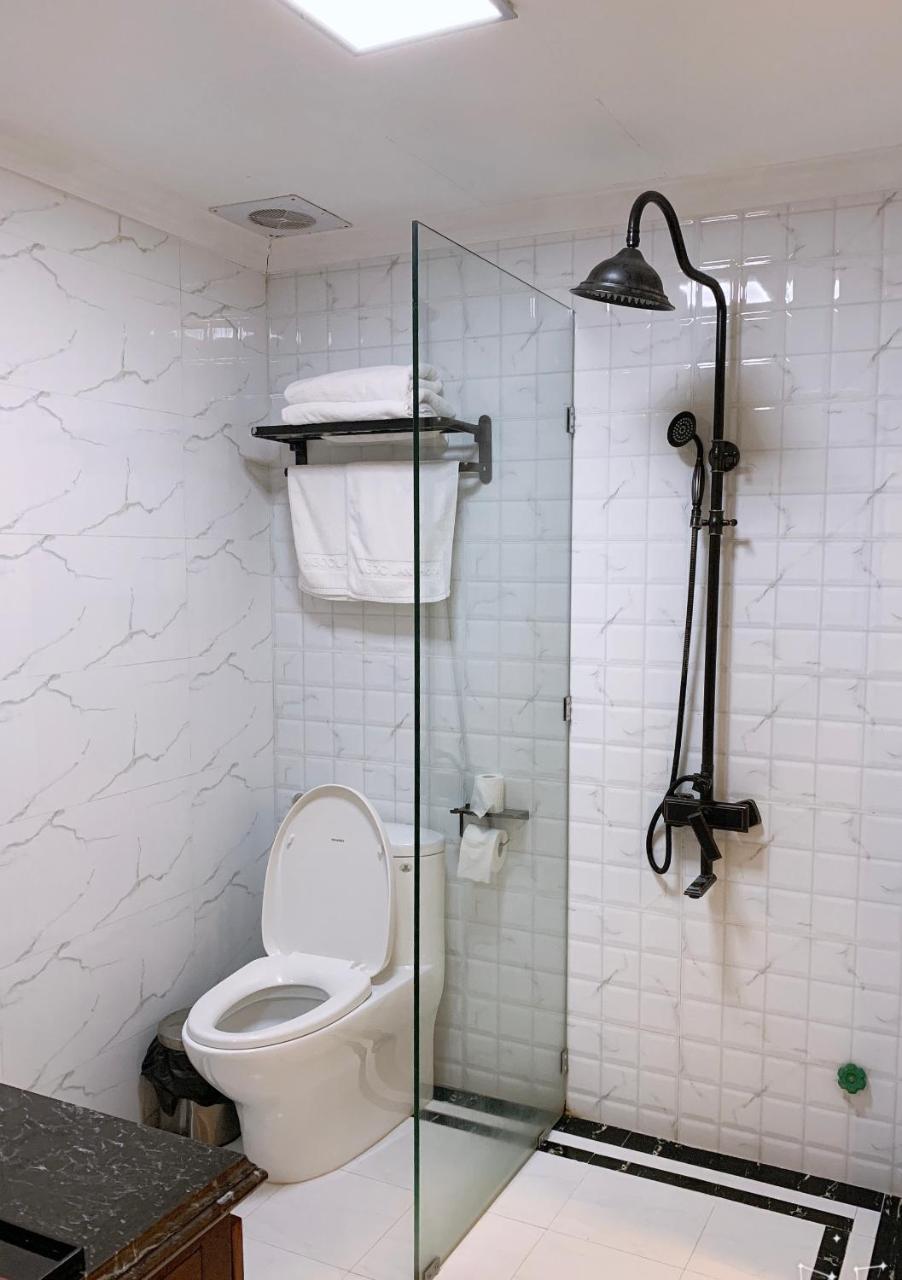 Hotel Ngoc Lan Ha Long Esterno foto